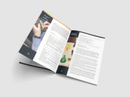 mockup 3 4 scaled uai